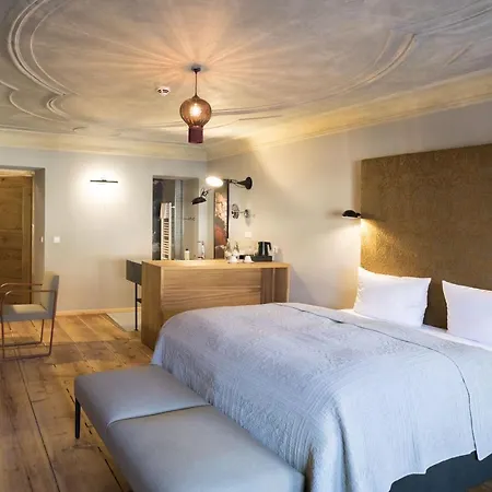 Sonne Hotel *